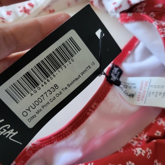 Nasty Gal Ditsy Mix Print Cut-Out Tie Swimsuit White Size 8 NWT - Picture 5 of 8